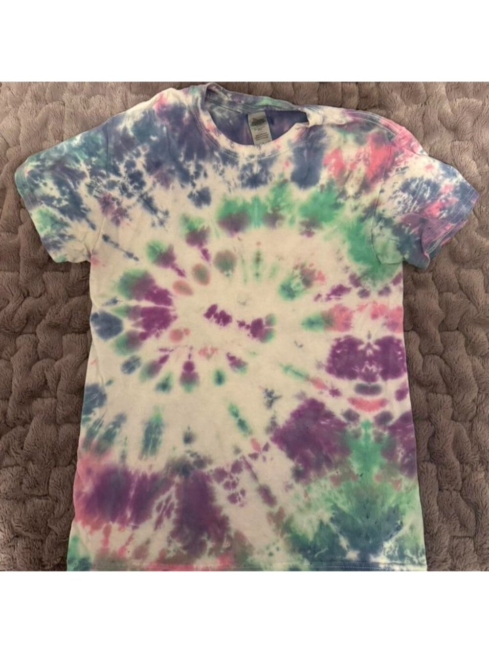 Gildan tie dye t-shirt Size S #tie-dye #summer
